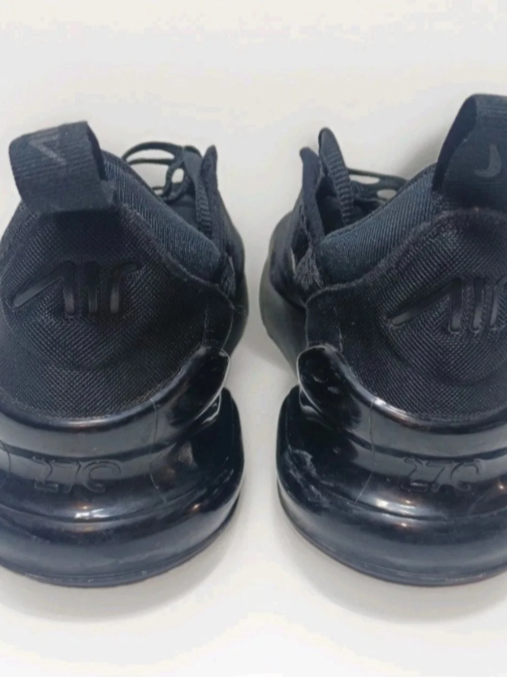 Nike Air Max 270 Triple Black kids Sneakers, Size 3Y AO2372-006